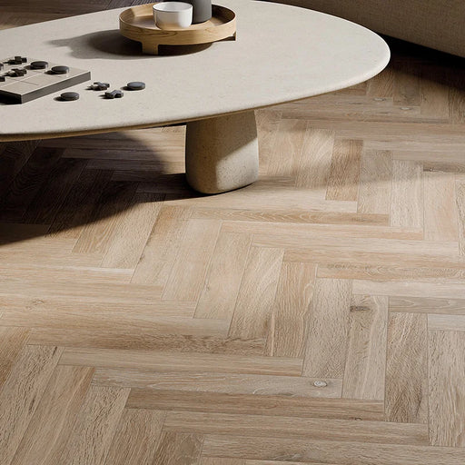 Dettaglio salotto con pavimento in gres porcellanato effetto legno rustico della collezione Cortina di Ceramica Rondine, formato 7.5x45 cm, colore Natural