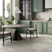 Cucina verde con pavimento in gres porcellanato effetto pietra e marmo della collezione Crust di Ceramica Rondine, formato 60x120 cm, colore Taupe