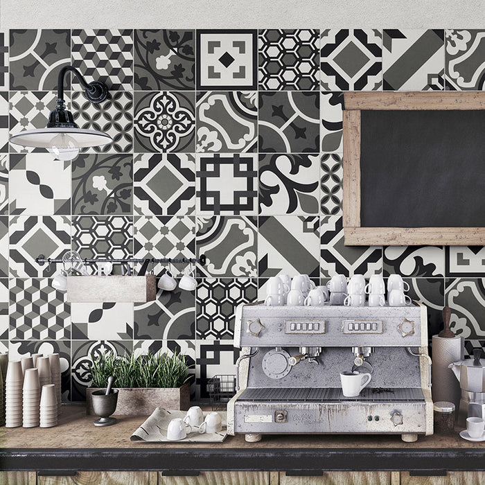 Dettaglio bar con rivestimento in gres porcellanato effetto cementina moderna. Collezione Cementine di Ceramica Valsecchia, formato 20x20, Paint B&W