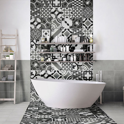 Dettaglio bagno con pavimento in gres porcellanato effetto cemento. Collezione Cementine di Ceramica Valsecchia, formato 20x20, Paint White