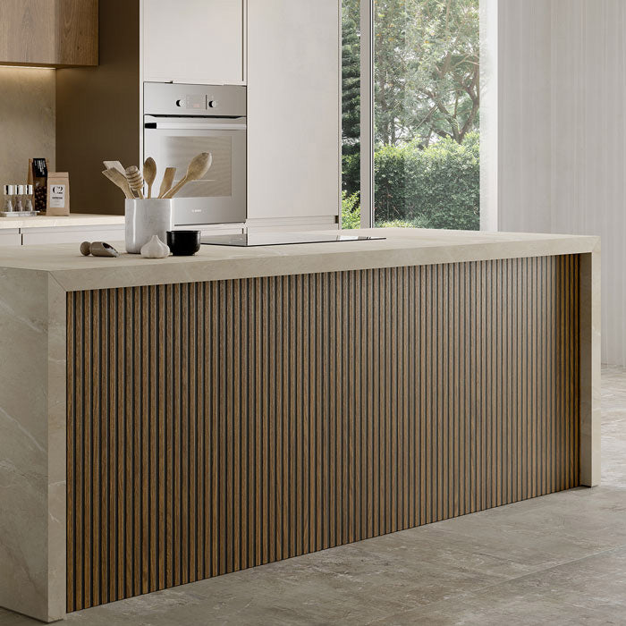 Rivestimento ceramico 60x120 cm della collezione Cannè 3D, colore Nut Black di Ceramica Rondine.