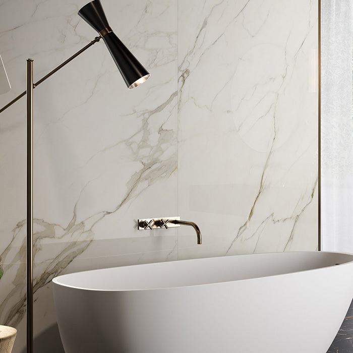 Piastrelle in gres porcellanato effetto marmo lucido della collezione Canova di Ceramica Rondine, formato 120x120, colore Calacatta Gold