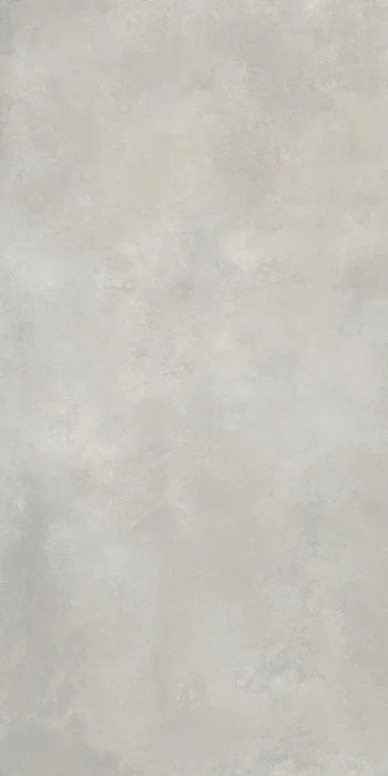 Dettaglio piastrella per pavimento in gres porcellanato effetto cemento nuvolato per esterni della collezione Cementart di Alfalux, formato 60x120 antiscivolo r11 rettficato, colore Fumo