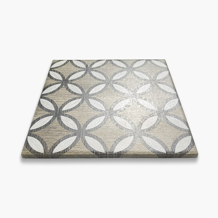 Foto piastrella per pavimento e rivestimento in gres porcellanato effetto cementina decorata geometrica. Collezione Cementine Home di Ceramica Valsecchia, formato 20x20, A4