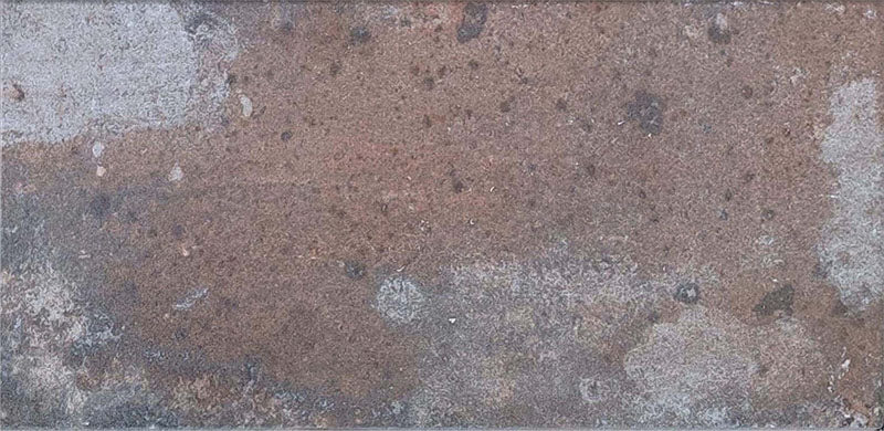 dettaglio piastrella in gres porcellanato effetto cotto toscano della collezione Chianti di Keradom, formato 12.5x25 colore Multicolor per esterno antiscivolo R11