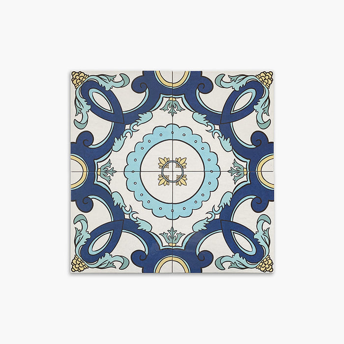 Composizione effetto maiolicato in gres porcellanato formata da 4 pezzi. serie colors di savoia italia decoro pantelleria. 34x34