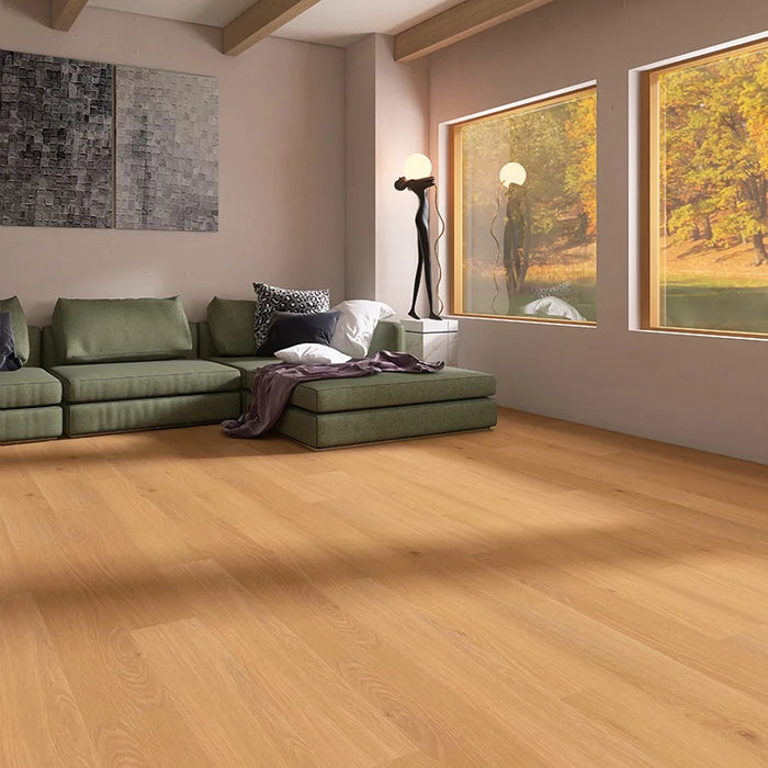 Dettaglio salotto con pavimento spc effetto legno CoverUpp miele in offerta