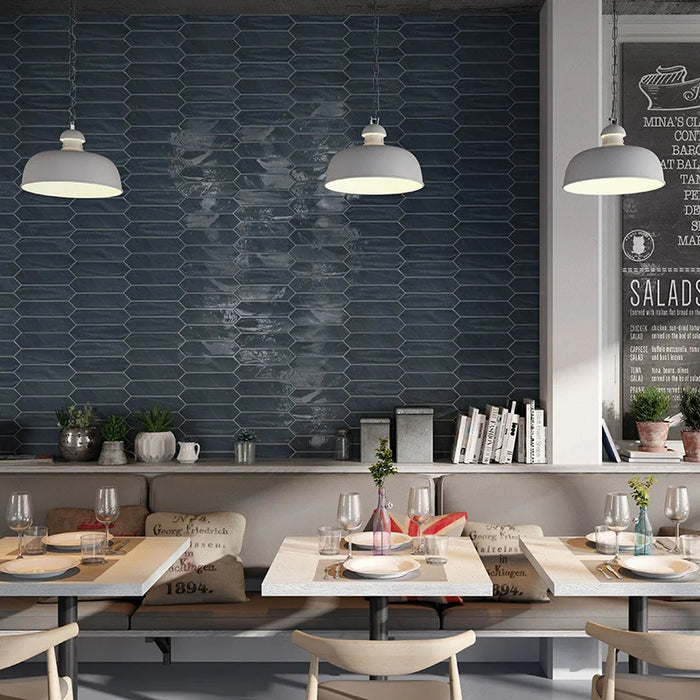 Dettaglio piastrella per rivestimento ceramico effetto mattoncino lucido, formato losanghina 7,5x30 cm della collezione Crayons, colore Storm di Ceramica Settecento