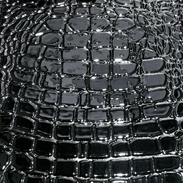 Dettaglio piastrella in gres porcellanato effetto pelle di coccodrillo in rilievo della Collezione Crocotiles di Ceramica Settecento, colore Black 24x72 cm