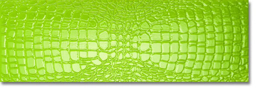 Dettaglio piastrella in gres porcellanato effetto pelle di coccodrillo in rilievo della Collezione Crocotiles di Ceramica Settecento, colore Green 24x72 cm