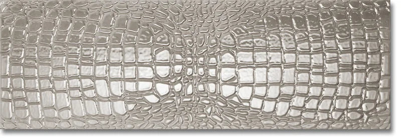 Dettaglio piastrella in gres porcellanato effetto pelle di coccodrillo in rilievo della Collezione Crocotiles di Ceramica Settecento, colore Grey 24x72 cm