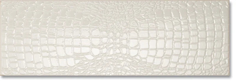 Dettaglio piastrella in gres porcellanato effetto pelle di coccodrillo in rilievo della Collezione Crocotiles di Ceramica Settecento, colore White 24x72 cm