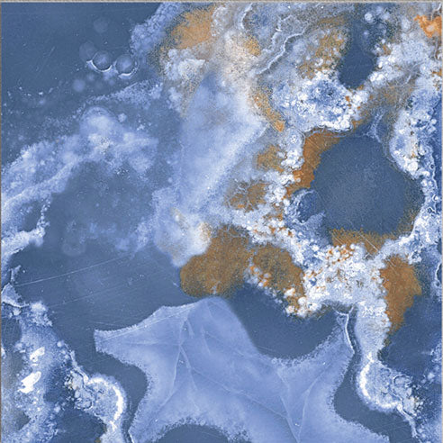 Dettaglio piastrella per pavimento e rivestimento in gres porcellanato effetto pietra spaziale. Collezione Swimming Pool di Ceramica Valsecchia, formato 15x15, Cross Blue