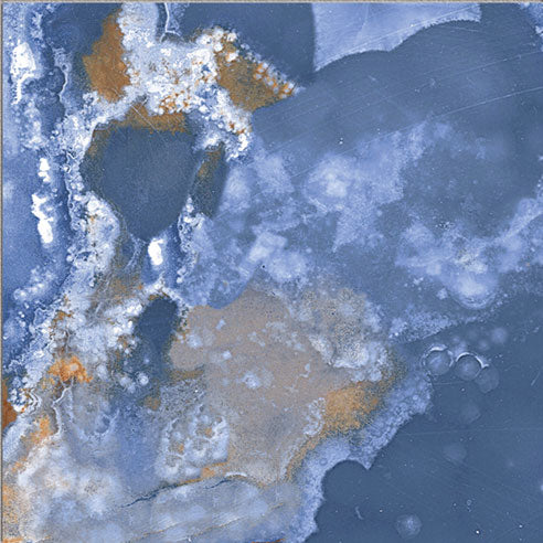 Dettaglio piastrella per pavimento e rivestimento in gres porcellanato effetto pietra spaziale. Collezione Swimming Pool di Ceramica Valsecchia, formato 15x15, Cross Blue