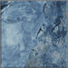 Dettaglio piastrella per pavimento e rivestimento in gres porcellanato effetto pietra spaziale. Collezione Swimming Pool di Ceramica Valsecchia, formato 15x15, Crystal Blu