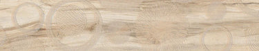 Piastrella per pavimento e rivestimento in gres porcellanato effetto legno naturale dal carattere rustico della collezione Daring di Ceramica Rondine, formato 24x120 cm, colore Infinity Ecrù