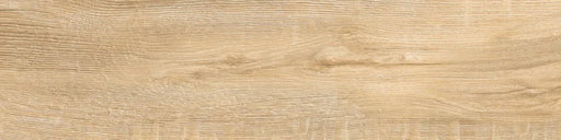 Piastrella per pavimento per esterni in gres porcellanato effetto legno naturale dal carattere rustico della collezione Daring di Ceramica Rondine, formato 15x61 cm, colore Honey
