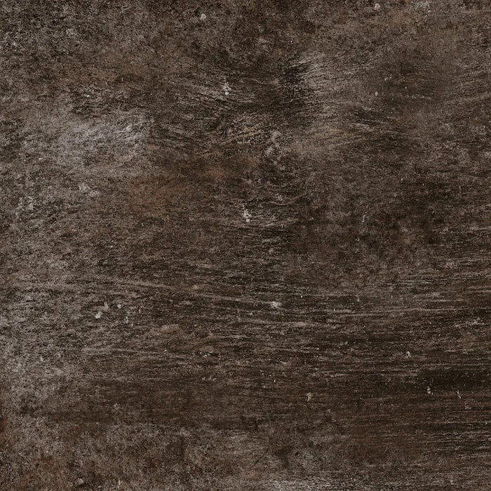 Dettaglio piastrella in gres porcellanato effetto pietra naturale della Collezione Des Alpes di Ceramica Settecento, colore Bruno 47,8x47,8