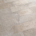 Dettaglio piastrella in gres porcellanato effetto pietra naturale della Collezione Des Alpes di Ceramica Settecento, colore Beige 23,7x97