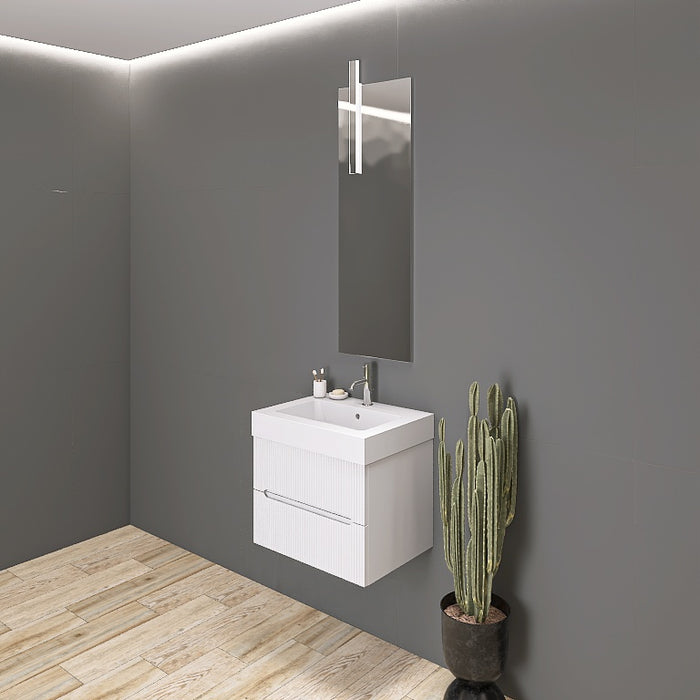 La composizione comprende una base sospesa di piccole dimensioni. La consolle con lavabo integrato in mineralmarmo si abbina a tutte le finiture. Specchio rettangolare slanciato con lampada superiore a Led bifacciale. Disponibile nelle finiture: Tortora Opaco, Bianco opaco, Verde opaco, rovere e noce.
