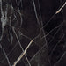 Dettaglio piastrella in gres porcellanato effetto marmo lucido della collezione Elegance di Ceramica Settecento, formato 120x120 cm, colore Black