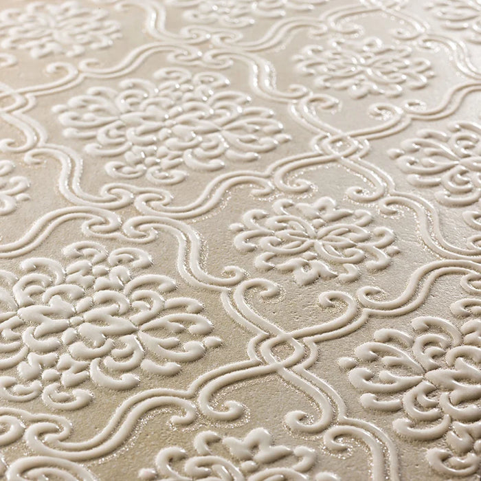 Dettaglio piastrella in gres porcellanato effetto damascato tono su tono della Collezione Evoque di Ceramica Settecento, Decoro Damascato Sabbia 60x120