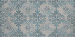 Dettaglio piastrella da rivestimento in gres porcellanato effetto damascato 60x120 della collezione Evoque, colore Lacche Azzurro, di Ceramica Settecento