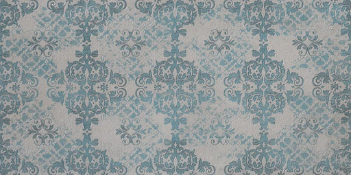 Dettaglio piastrella da rivestimento in gres porcellanato effetto damascato 60x120 della collezione Evoque, colore Lacche Azzurro, di Ceramica Settecento