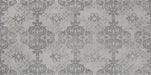 Dettaglio piastrella da rivestimento in gres porcellanato effetto damascato 60x120 della collezione Evoque, colore Lacche Grigio, di Ceramica Settecento
