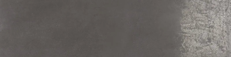 Dettaglio piastrella da pavimento in gres porcellanato effetto cemento lappato 30x120 cm, della collezione Evoque, colore Coal, di Ceramica Settecento