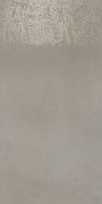 Dettaglio piastrella da pavimento in gres porcellanato effetto cemento lappato 60x120 cm, della collezione Evoque, colore Cemento, di Ceramica Settecento