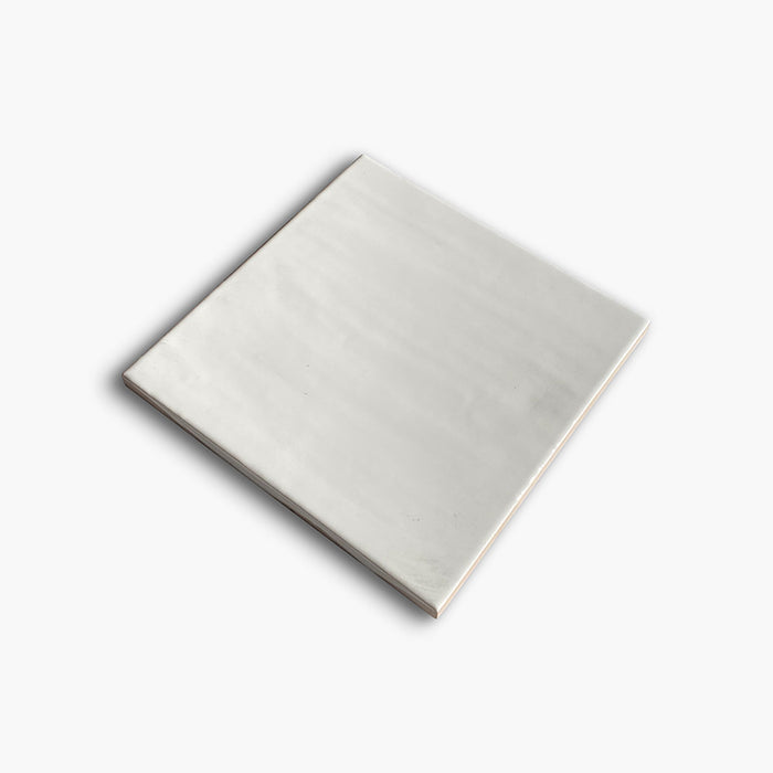 Foto del rivestimento Glossy nella colorazione Moon della collezione Flow di Keradom.