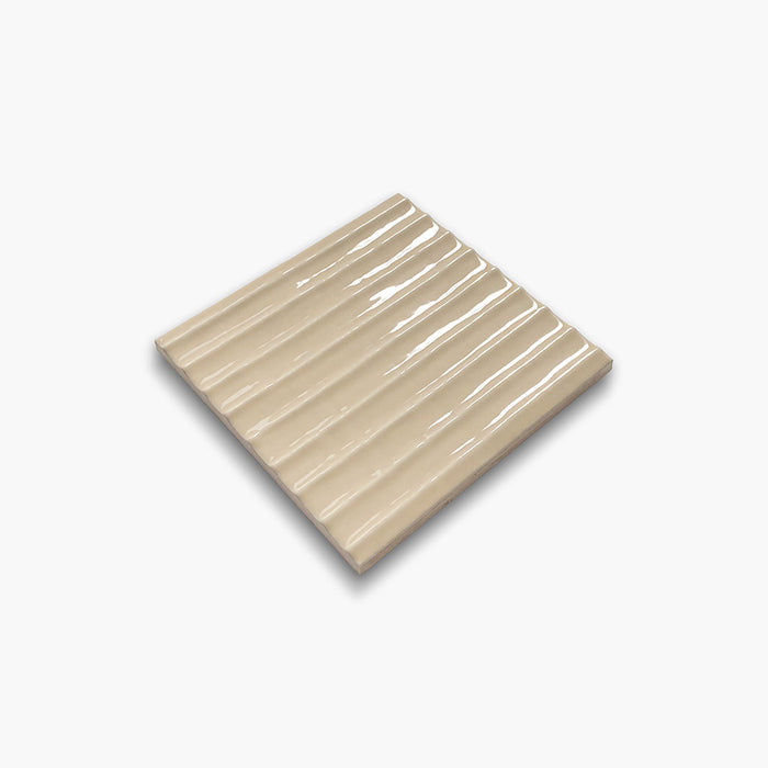 Foto del rivestimento Cream Wave Glossy della collezione Flow di Keradom.