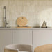Cucina moderna grigia con rivestimento in gres porcellanato serie Miniature Fregio di Marca Corona, effetto mattoncino, formato 6x24, Colore Bianco Naturale