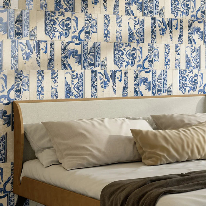 Dettaglio camera da letto con rivestimento in gres porcellanato serie Miniature Fregio di Marca Corona, effetto mattoncino maiolicato, formato 6x24, Colore Blu Maiolica