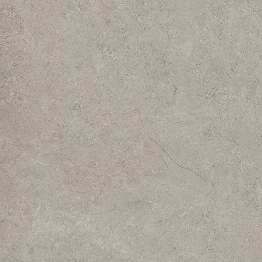 dettaglio piastrella in gres porcellanato effetto pietra naturale 80x80 della collezione La Geoteca nella colorazione Vicenza di gardenia orchidea da esterno R11