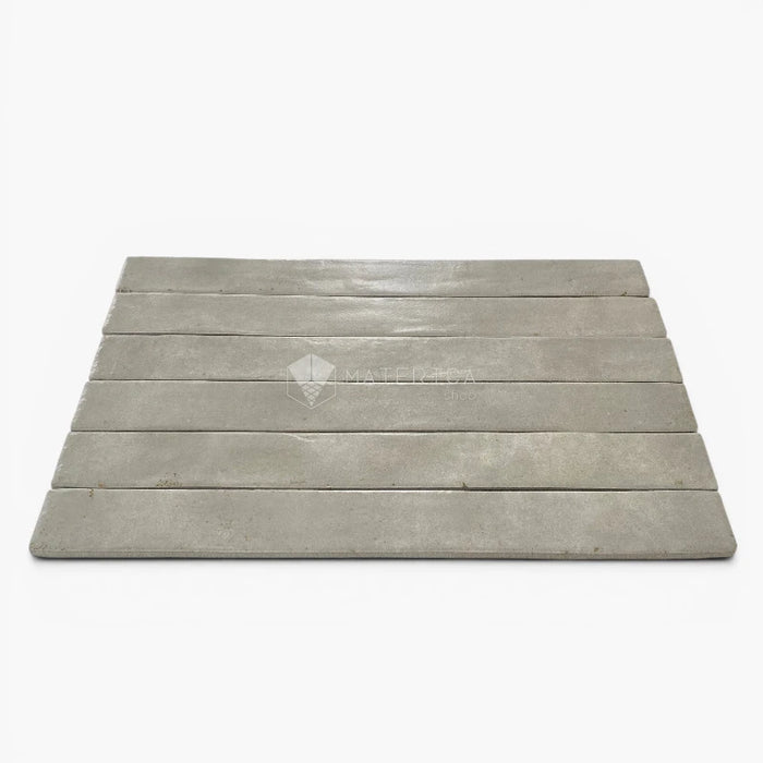 Foto piastrelle per pavimento e rivestimento in gres porcellanato effetto mattoncino opaco 4.8x45 cm della collezione Graffiti, colore Light Grey di Ceramica Rondine