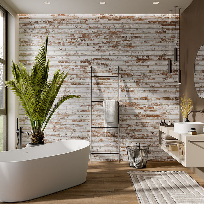 Bagno moderno con rivestimento in gres porcellanato effetto mattoncino opaco 4.8x45 cm della collezione Harlem, colore Red White di Ceramica Rondine