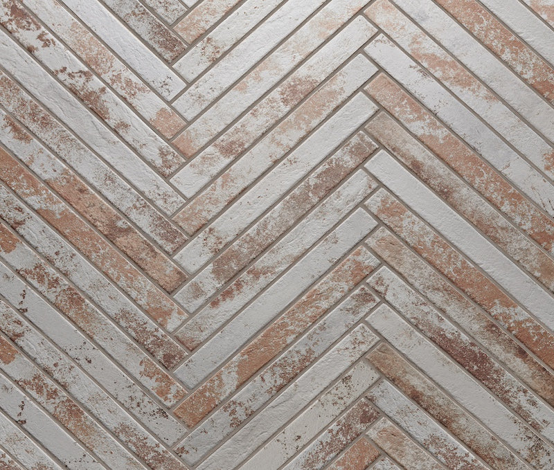 Dettaglio posato piastrella per pavimento e rivestimento in gres porcellanato effetto mattoncino opaco 4.8x45 cm della collezione Harlem, colore Red White di Ceramica Rondine