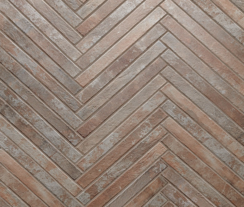 Dettaglio posato piastrella per pavimento e rivestimento in gres porcellanato effetto mattoncino opaco 4.8x45 cm della collezione Harlem, colore Sand di Ceramica Rondine