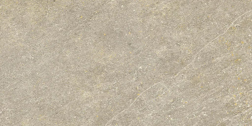 Piastrella Dolomia Taupe di Herberia Ceramiche in gres porcellanato effetto pietra 30x60 cm per pavimenti e rivestimenti contemporanei.