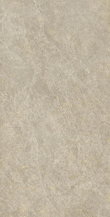 Piastrella Dolomia Taupe di Herberia Ceramiche in gres porcellanato effetto pietra 60x120 cm per pavimenti e rivestimenti contemporanei.