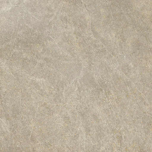 Piastrella Dolomia Taupe di Herberia Ceramiche in gres porcellanato effetto pietra 90x90 cm per pavimenti e rivestimenti contemporanei.