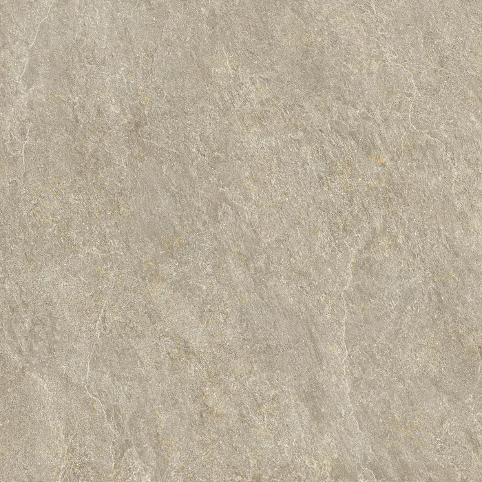 Piastrella Dolomia Taupe di Herberia Ceramiche in gres porcellanato effetto pietra 90x90 cm per pavimenti e rivestimenti contemporanei.