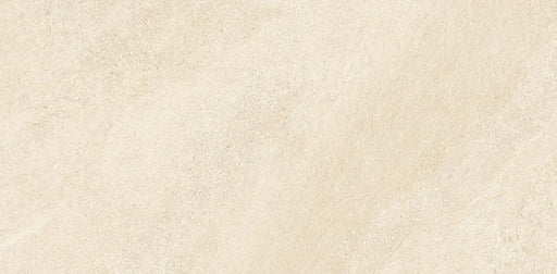 Piastrella ArkiStone Vanilla di Idea Ceramica in gres porcellanato effetto pietra 22x44 cm per pavimenti e rivestimenti esterni contemporanei
