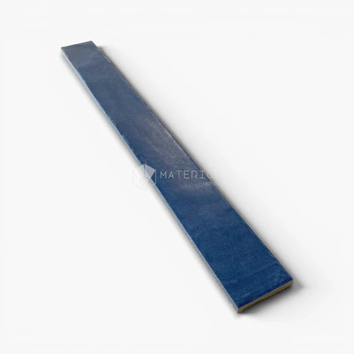 Foto piastrella per pavimento e rivestimento interno in gres porcellanato effetto mattoncino della collezione Iridescent di Ceramica Rondine, formato 4.8x45 cm, colore Blue