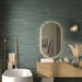 Bagno moderno con mobile in legno e rivestimento in gres porcellanato effetto mattoncino della collezione Iridescent di Ceramica Rondine, formato 4.8x45 cm, colore Ocean