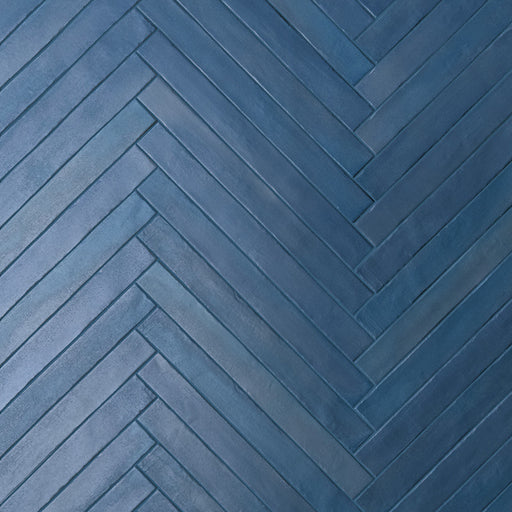 Piastrella per pavimento e rivestimento interno in gres porcellanato effetto mattoncino della collezione Iridescent di Ceramica Rondine, formato 4.8x45 cm, colore Blue