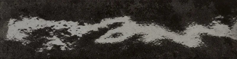 Dettaglio Piastrella da rivestimento in gres porcellanato serie Miniature Soda di Marca Corona, effetto mattoncino vintage, formato 6x24 cm, Colore Nero Magma