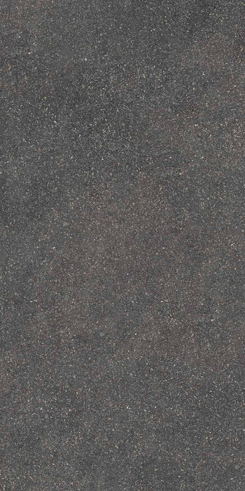 Dettaglio piastrella per pavimenti e rivestimenti in gres porcellanato effetto pietra lavica della collezione Lavica Formato 60x120, colore Anthracite